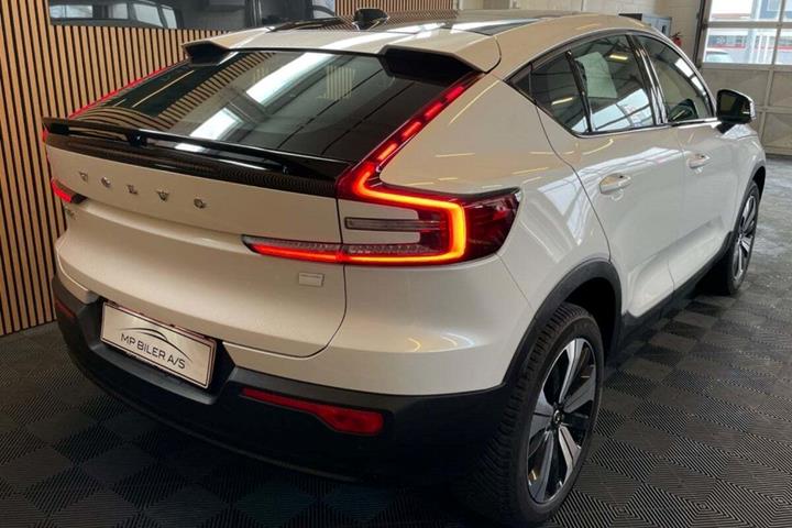Hvid Volvo C40 fra 2023