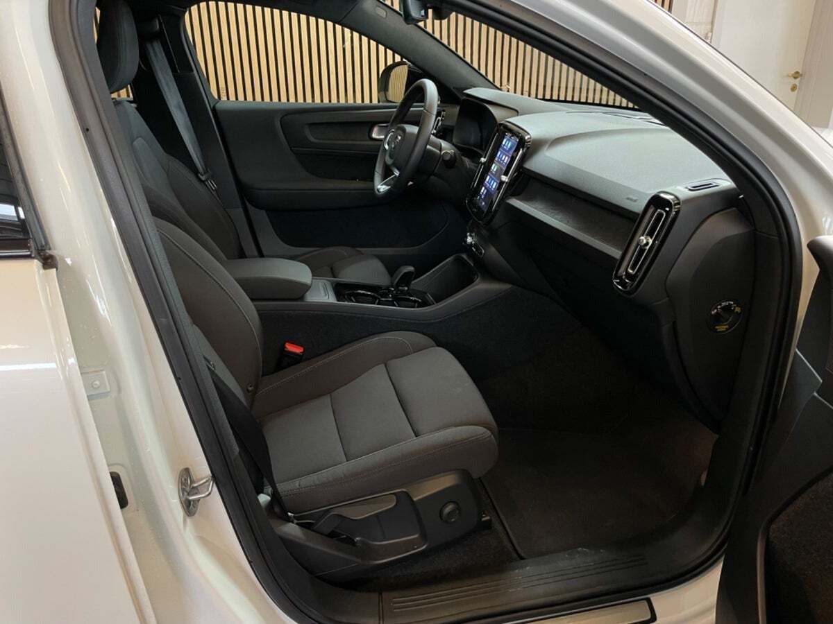 Hvid Volvo C40 fra 2023