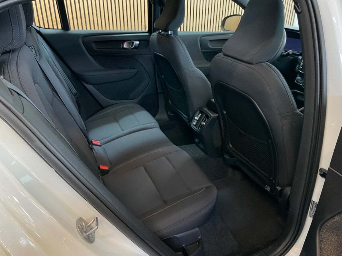 Hvid Volvo C40 fra 2023