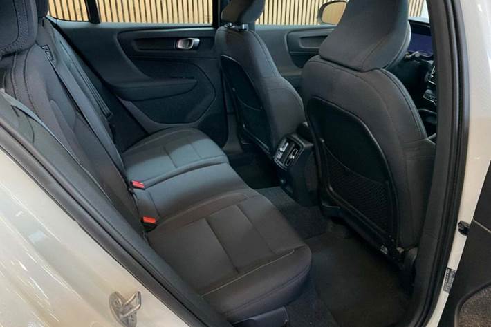 Hvid Volvo C40 fra 2023