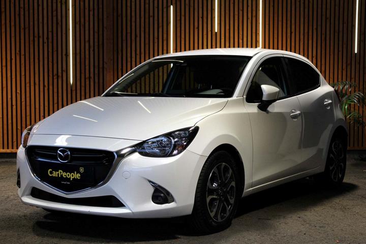 undefined Mazda 2 fra 2017 set udefra