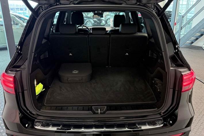 Sort Mercedes EQB250+ fra 2025
