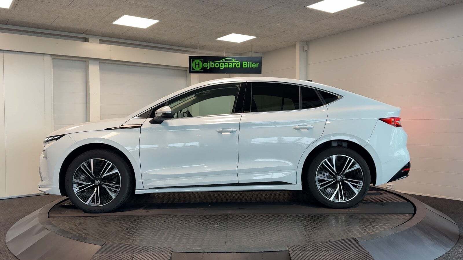 Hvid Skoda Enyaq fra 2026