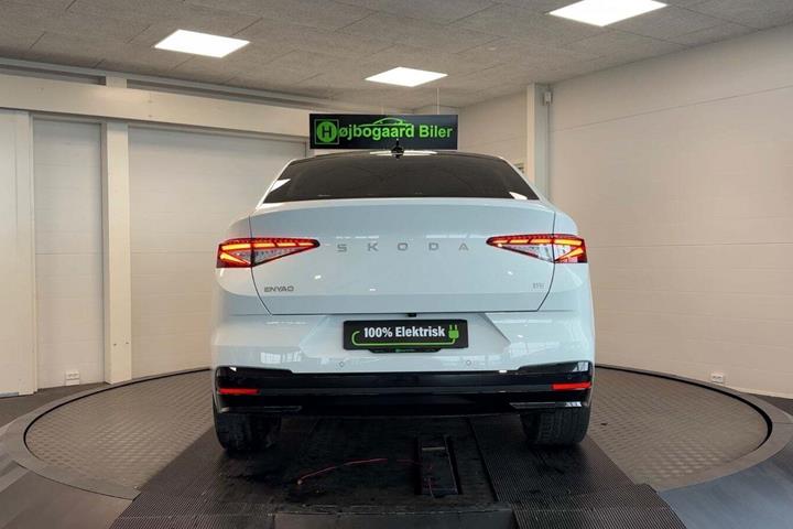 Hvid Skoda Enyaq fra 2026
