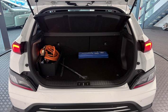 Hvid Hyundai Kona fra 2022