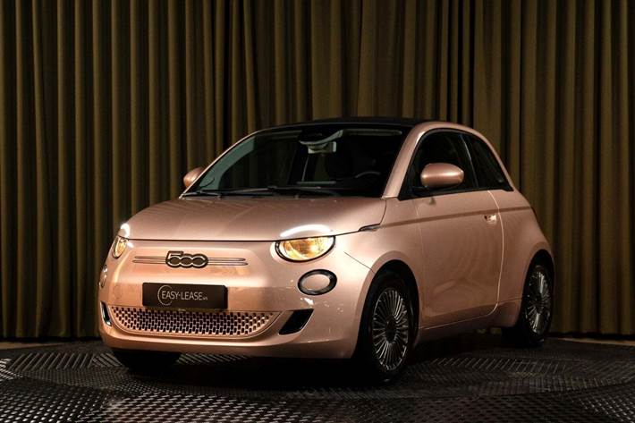 Rød Fiat 500e fra 2023