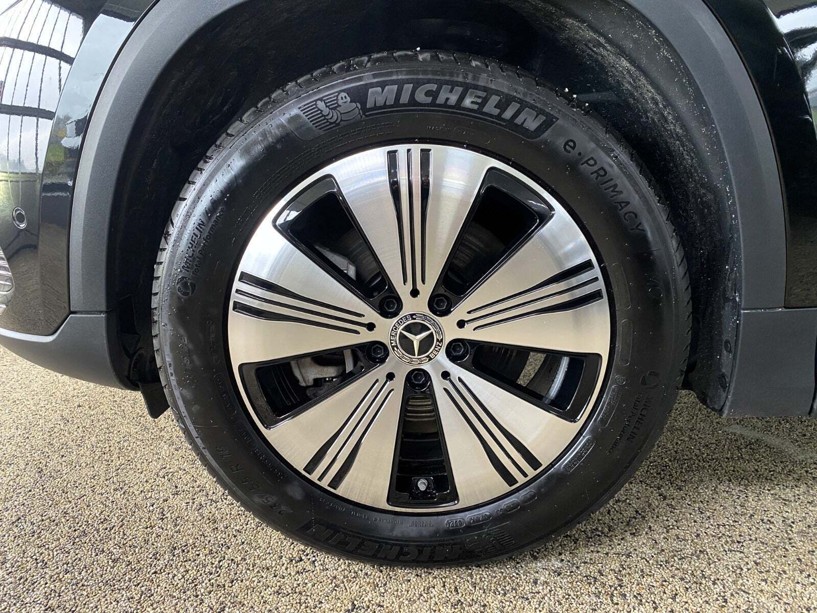 Sort Mercedes EQA250 fra 2024