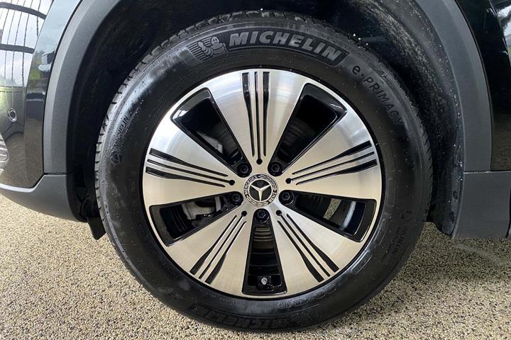 Sort Mercedes EQA250 fra 2024
