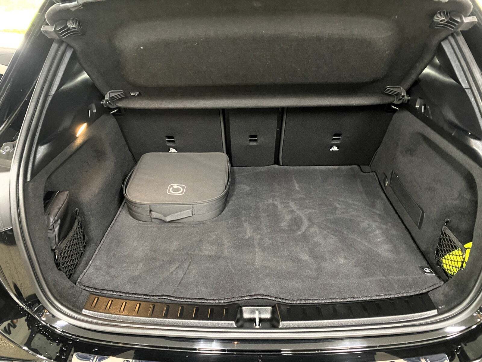 Sort Mercedes EQA250 fra 2024