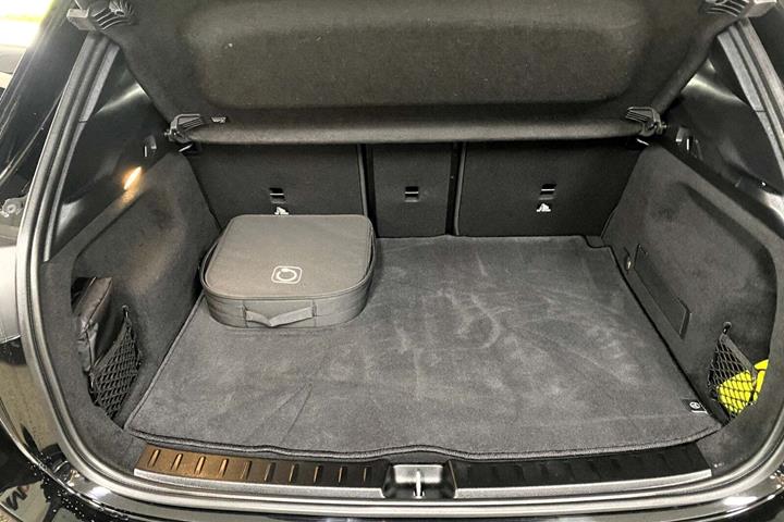 Sort Mercedes EQA250 fra 2024