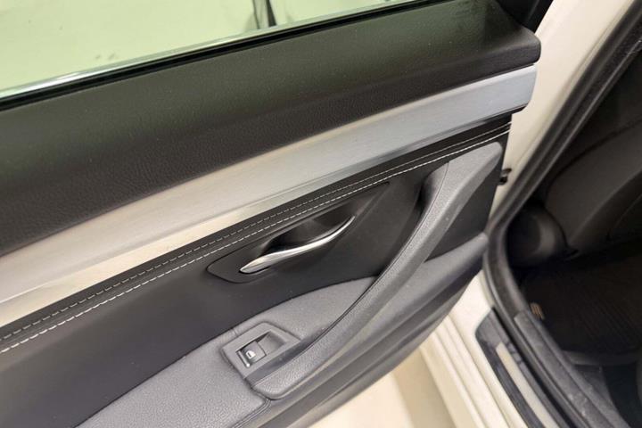 Hvid BMW 530d fra 2013