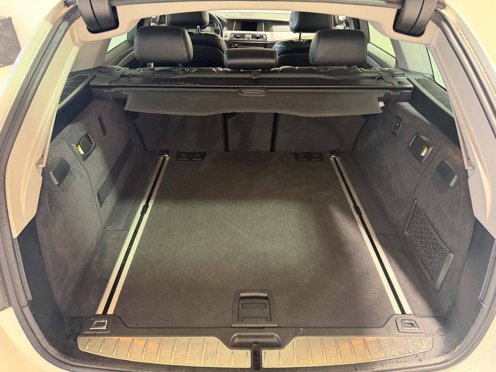 Hvid BMW 530d fra 2013