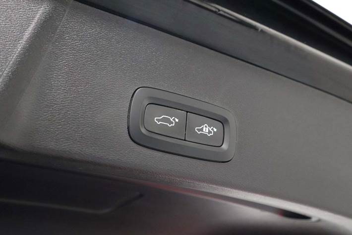 Sort Volvo XC40 fra 2023