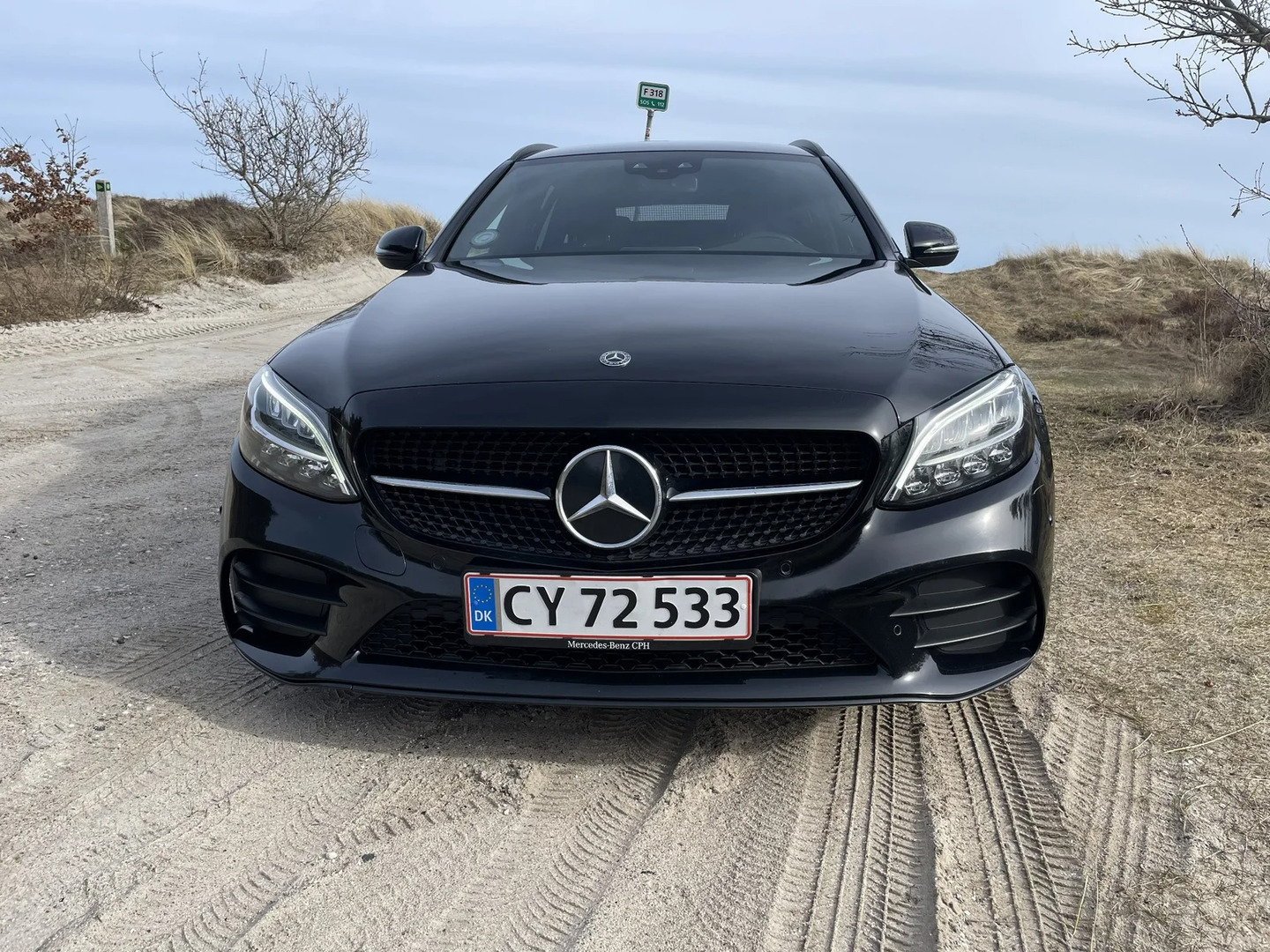 Sort Mercedes C300 de fra 2021
