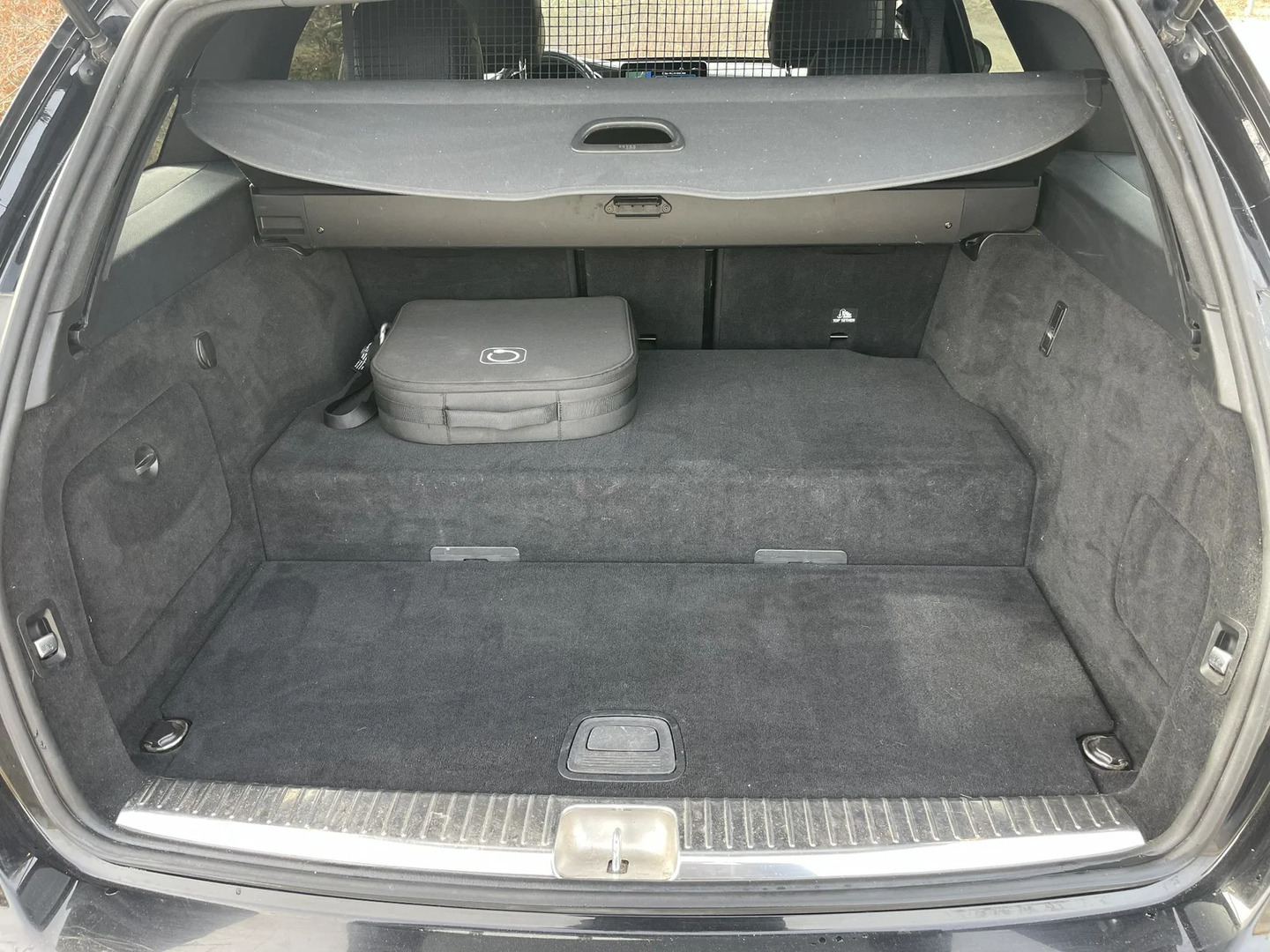 Sort Mercedes C300 de fra 2021
