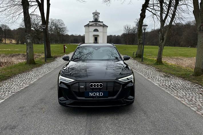 Sort Audi e-tron fra 2021