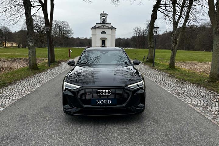 Sort Audi e-tron fra 2021