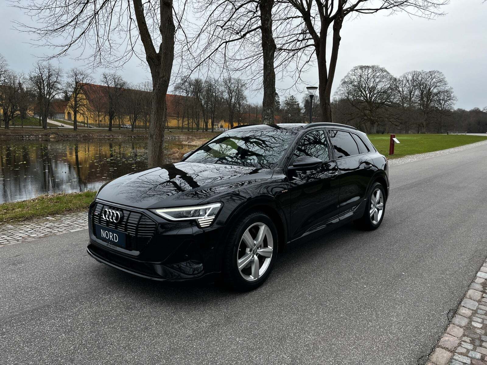 Sort Audi e-tron fra 2021