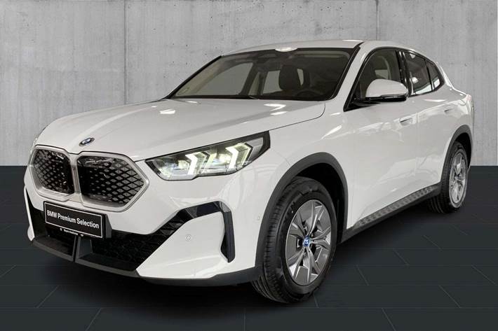Hvid BMW iX2 fra 2024