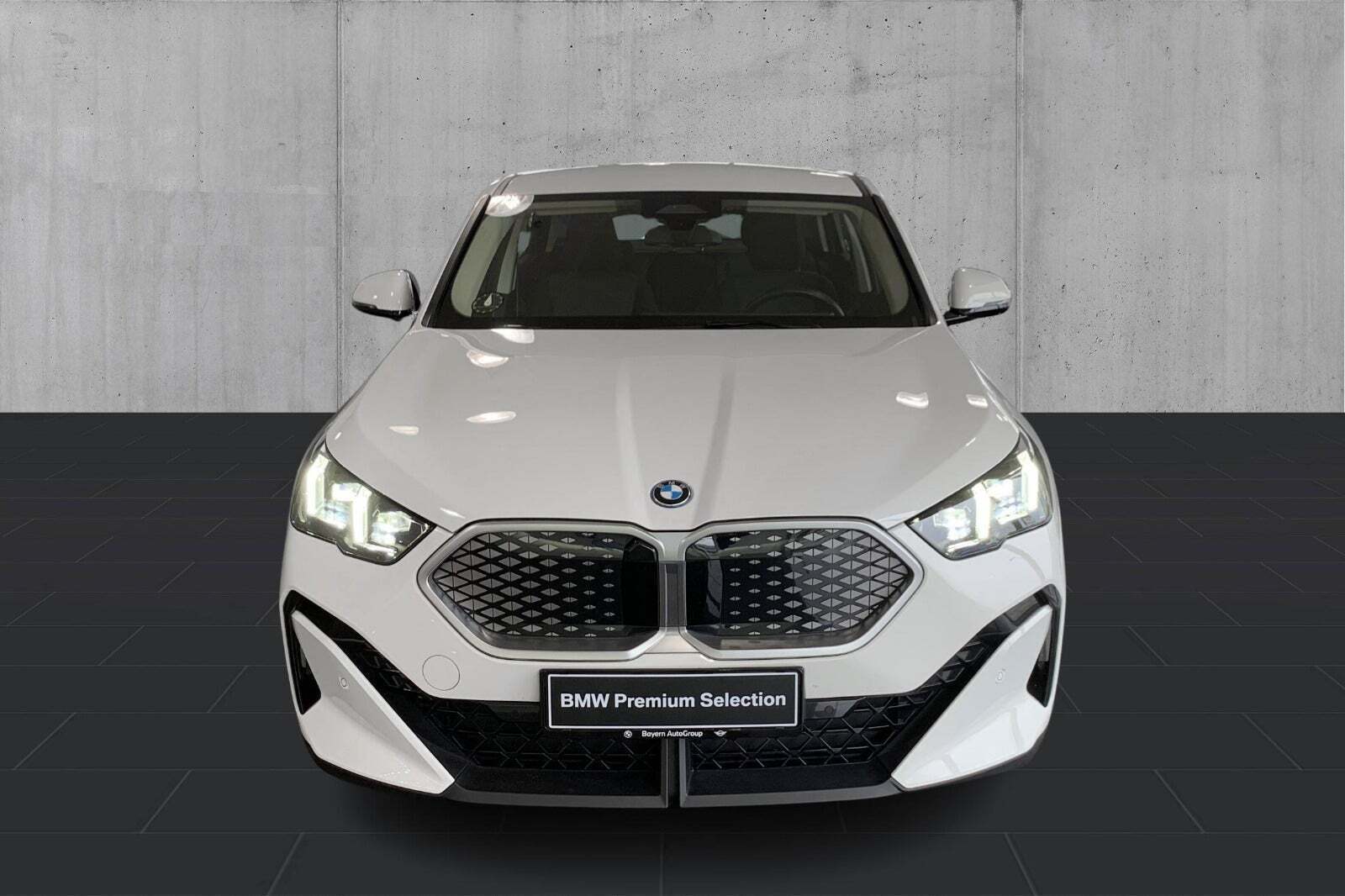 Hvid BMW iX2 fra 2024