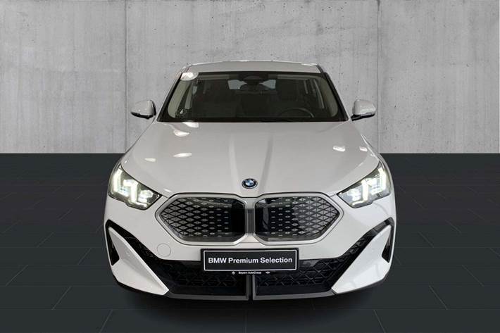 Hvid BMW iX2 fra 2024