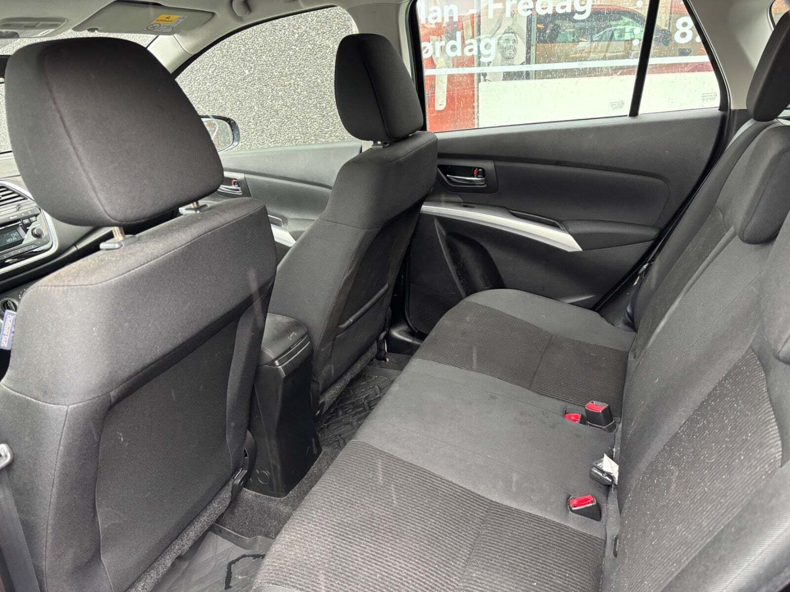 Rød Suzuki S-Cross fra 2016