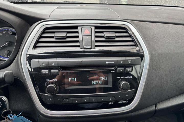 Rød Suzuki S-Cross fra 2016