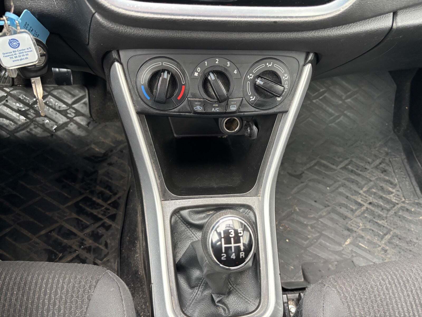 Rød Suzuki S-Cross fra 2016
