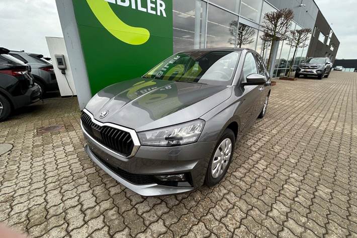 Grå Skoda Fabia fra 2023