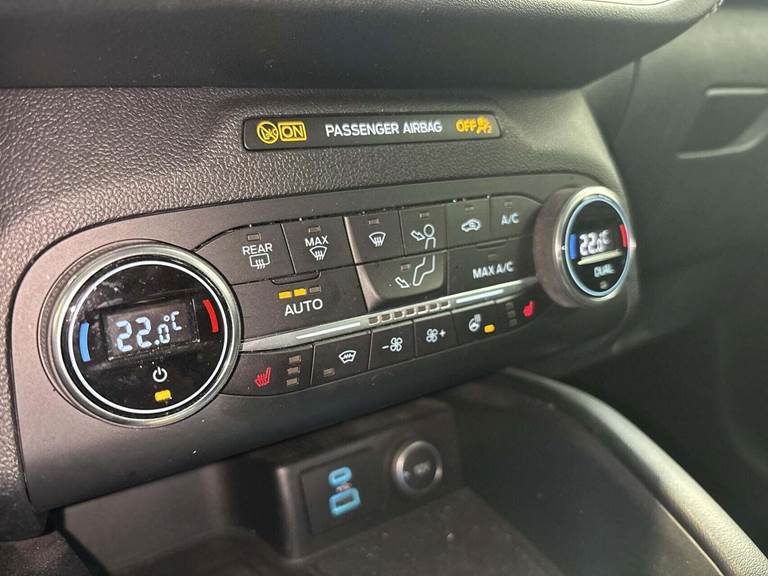 Ford Kuga 2,5 PHEV Vignale CVT