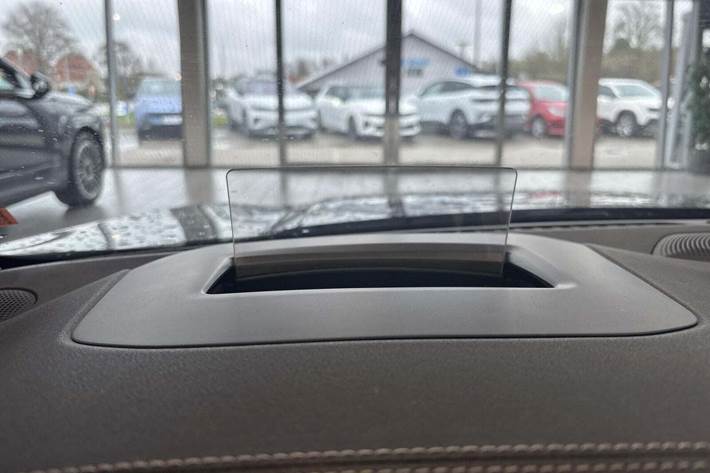 Grå Ford Kuga fra 2020