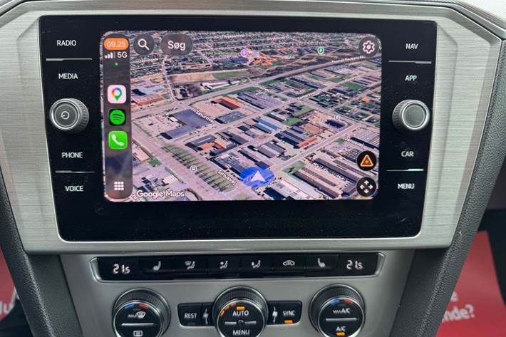 Hvid VW Passat fra 2017