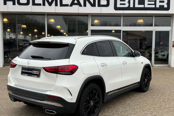 Hvid Mercedes GLA250 e fra 2021