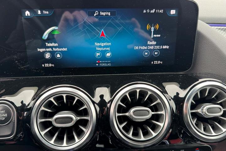 Hvid Mercedes GLA250 e fra 2021