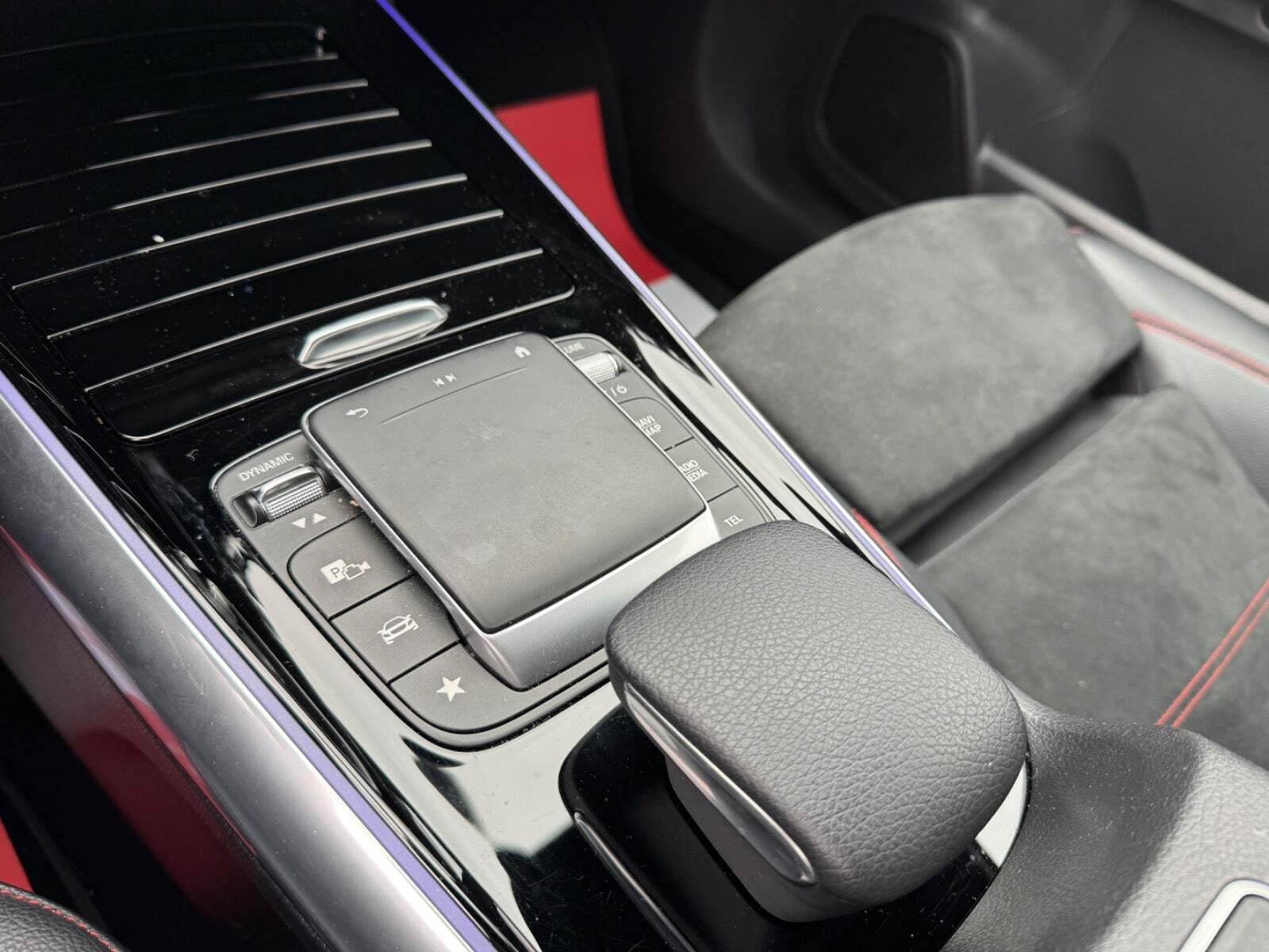 Hvid Mercedes GLA250 e fra 2021