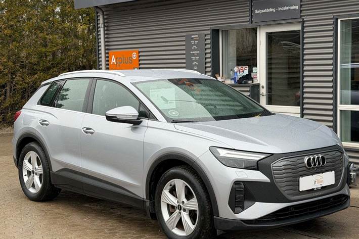 Sølv Audi Q4 e-tron fra 2023