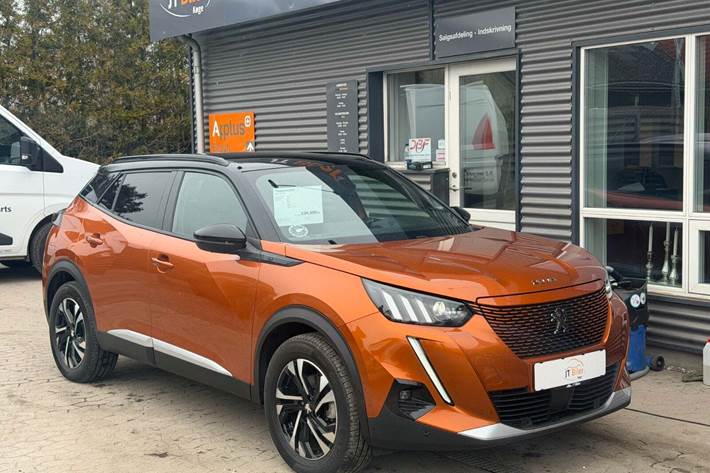 Orange Peugeot e-2008 fra 2020