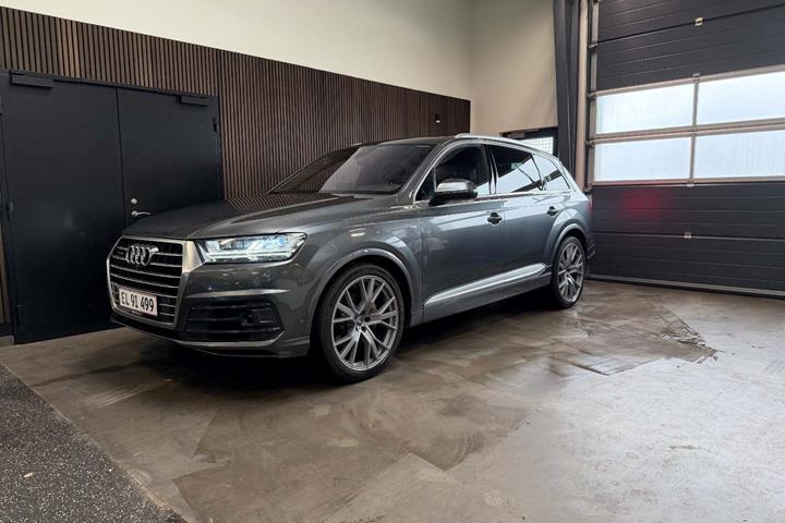 Grå Audi Q7 fra 2017