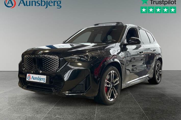 Sort BMW iX1 fra 2024