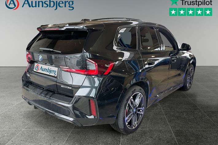 Sort BMW iX1 fra 2024