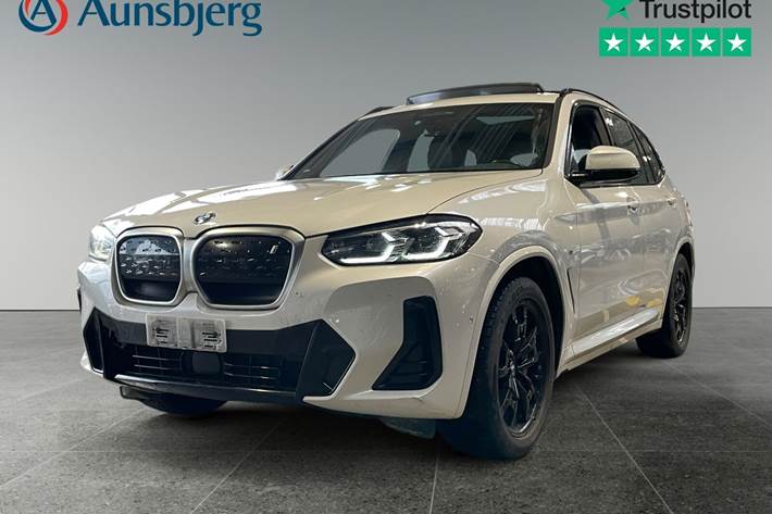 Hvid BMW iX3 fra 2022
