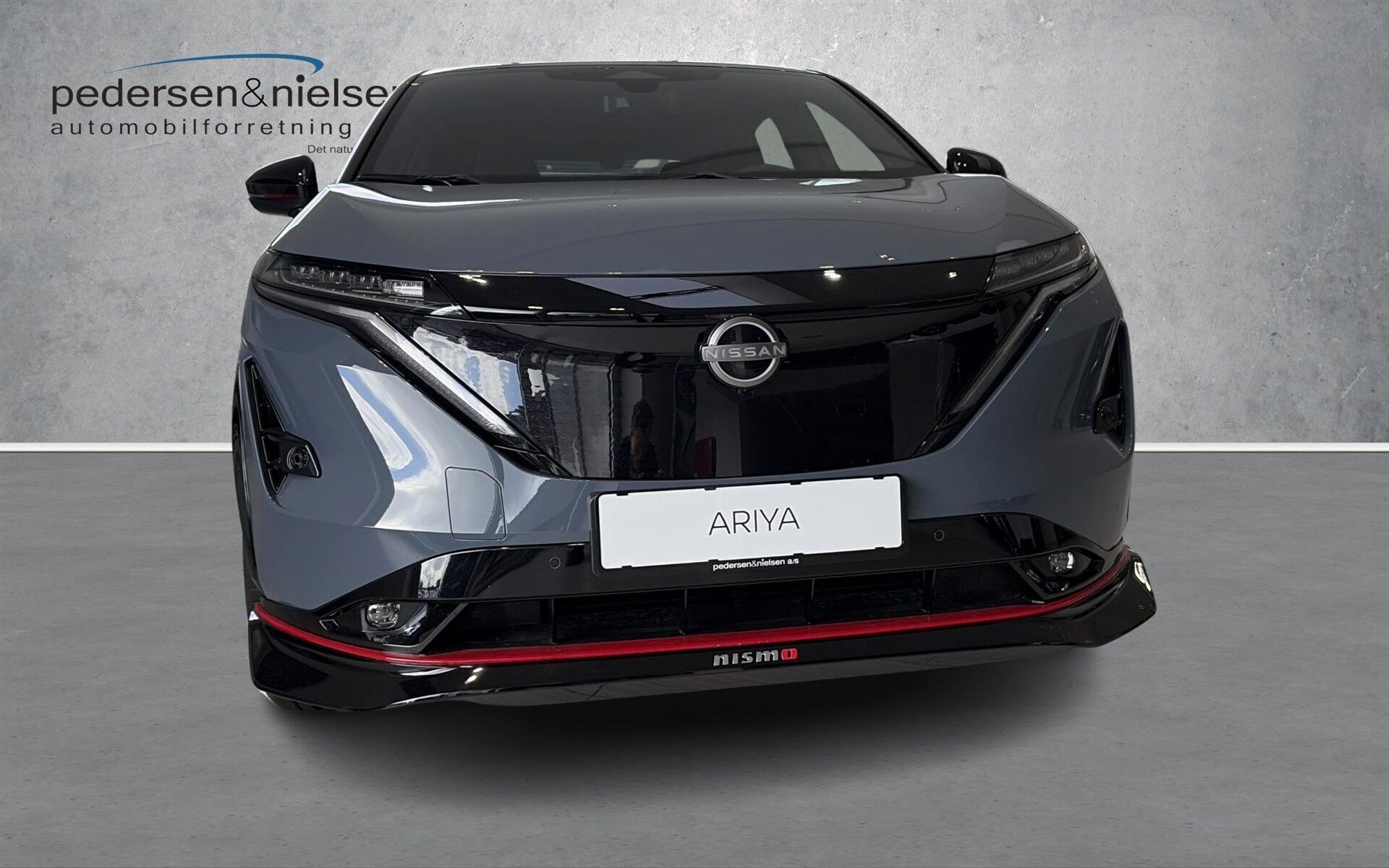 Grå Nissan Ariya fra 2026