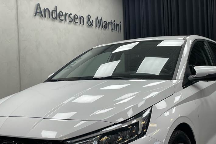 Hvid Hyundai i20 fra 2022