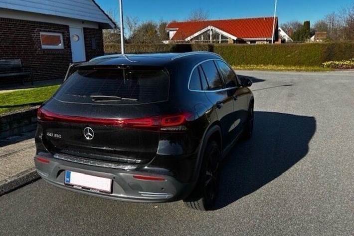 Sort Mercedes EQA 250 fra 2022