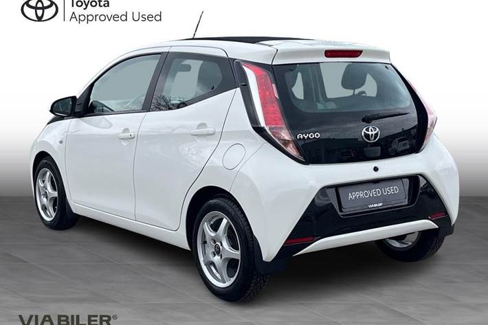 Hvid Toyota Aygo fra 2017