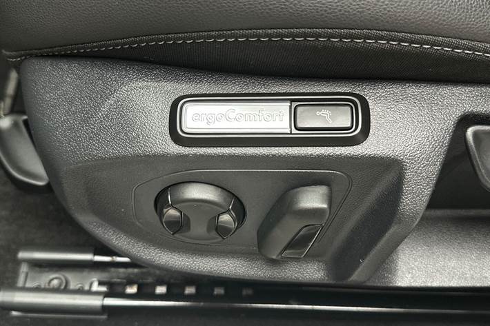 Hvid VW Arteon fra 2022