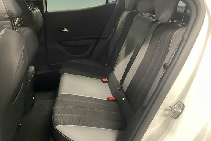 Hvid Opel Mokka-e fra 2023