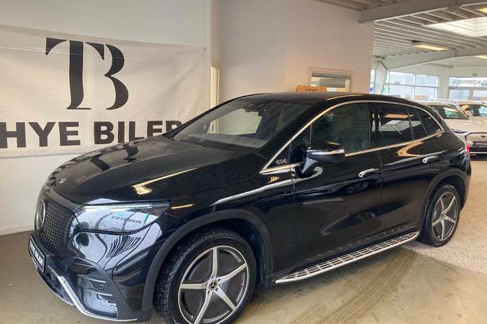 Sort Mercedes EQE500 SUV fra 2024 set udefra