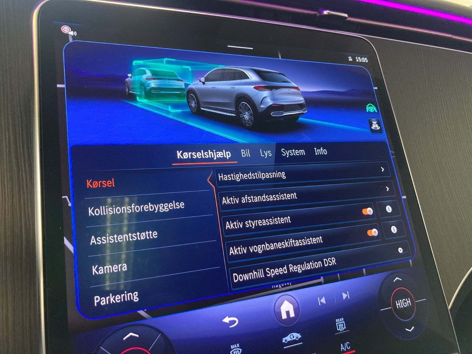 Sort Mercedes EQE500 SUV fra 2024