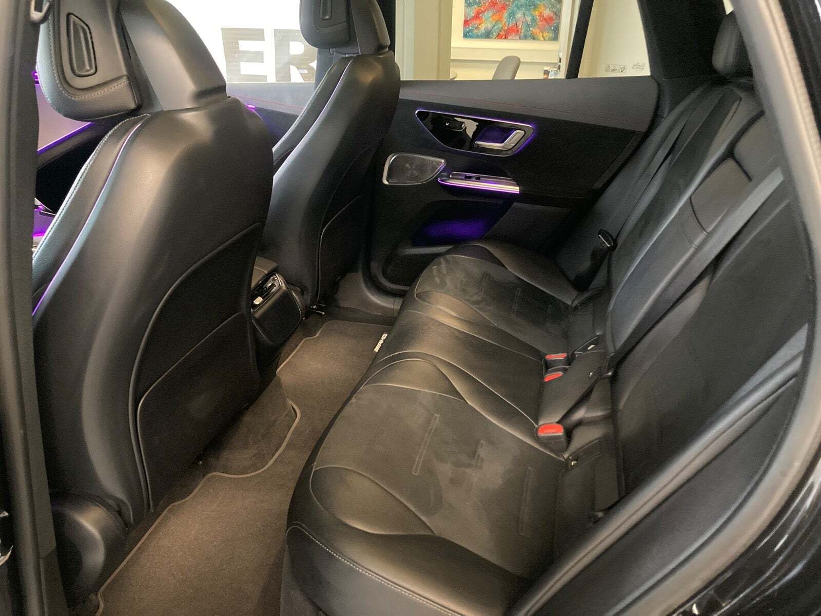 Sort Mercedes EQE500 SUV fra 2024